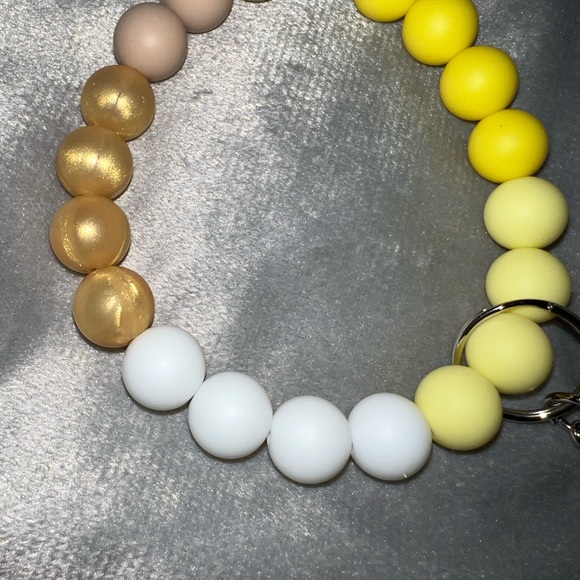 Silicone beaded wristlet keychain - Picture 2 of 3